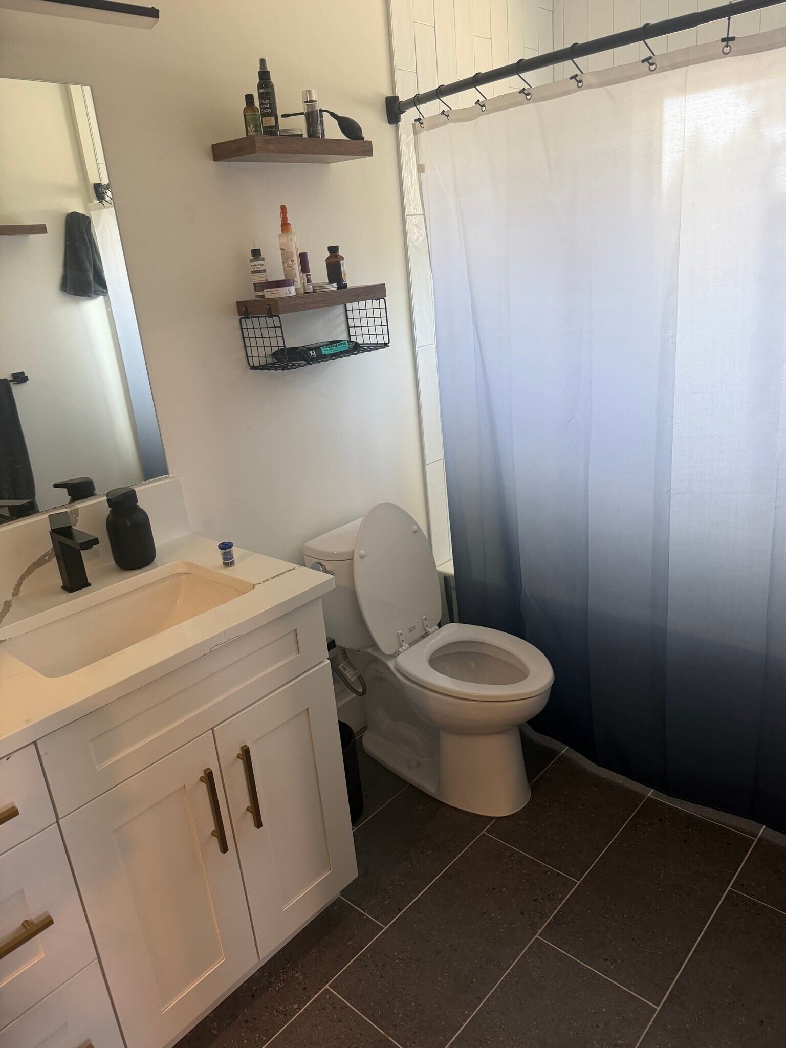 Master bathroom - 10448 3rd Ave SW