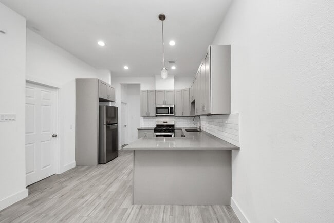 Building Photo - 7612 Easter St