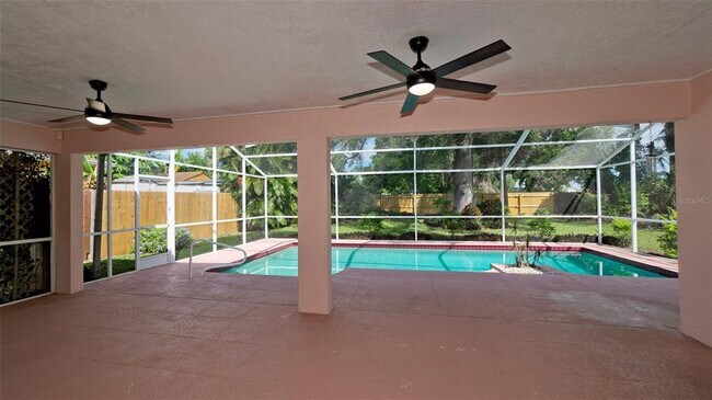 Building Photo - 407 68th Ave Dr W