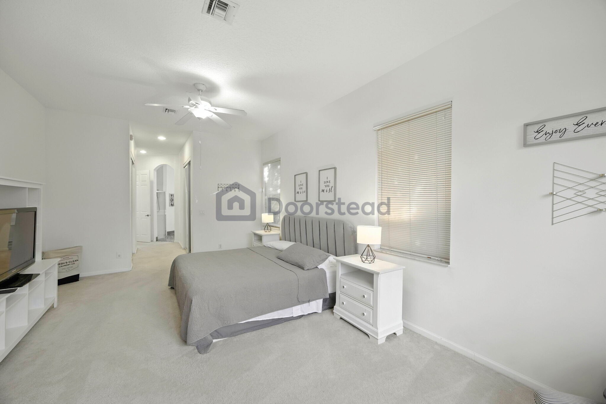 Building Photo - 10555 Paso Fino Dr