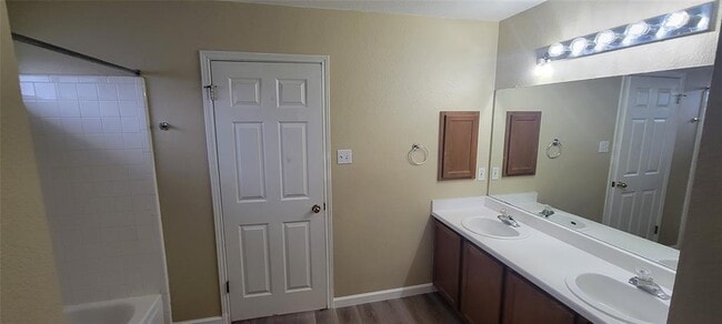 Building Photo - 618 Elizabeth Ln