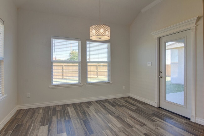 Building Photo - 6034 Adrian Dr