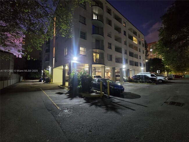 Building Photo - 546 SW 1st St