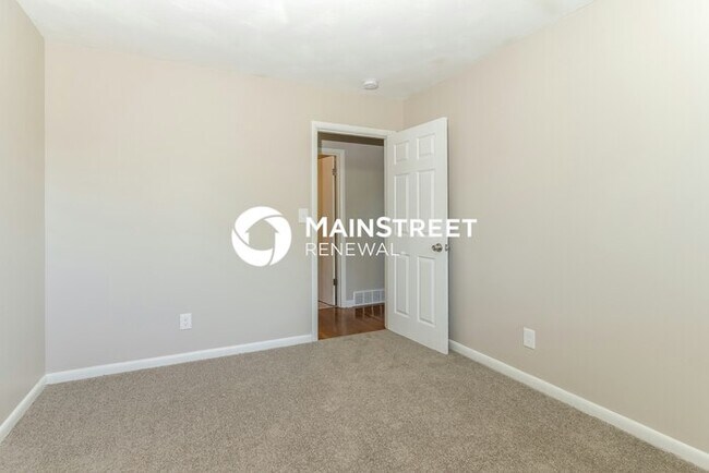 Building Photo - 3 Bedroom Pet-Friendly Home in Louisville,...