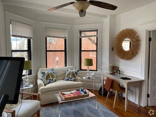 Building Photo - 552 Tremont St