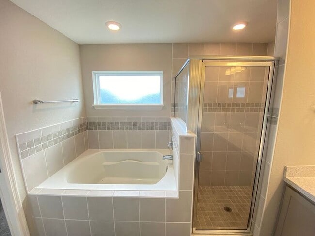 Building Photo - 188 Foxtail Loop