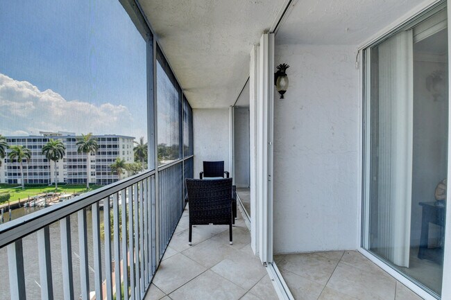 Building Photo - 1 Harbourside Dr