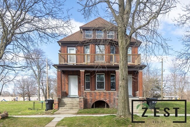 Primary Photo - 2977 Canton St