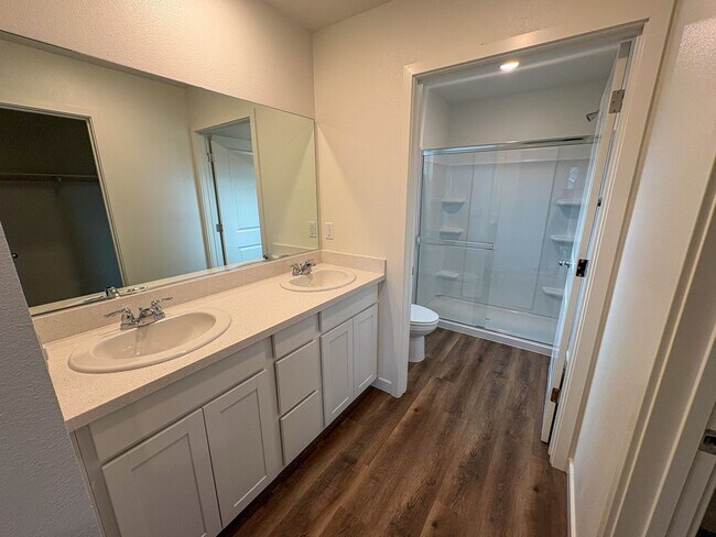Building Photo - 827 Congaree Ln