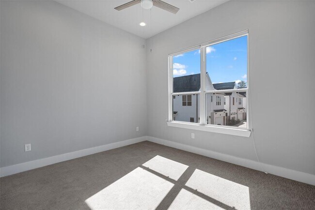 Building Photo - 3119 Paul Quinn St