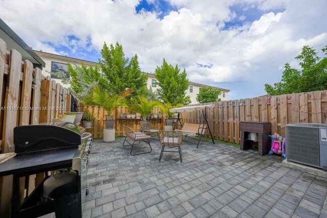 Building Photo - 12869 SW 233rd Terrace