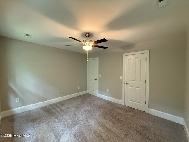 Building Photo - 204 Backspin Ln