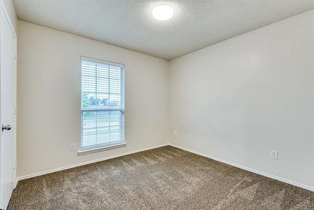 Building Photo - 1611 Venus Dr E