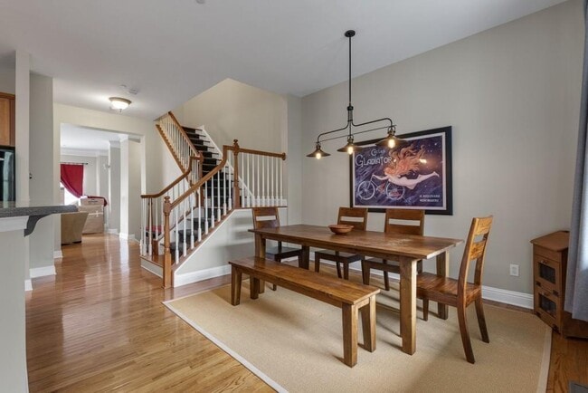 Building Photo - 1283 Creekside Pl SE