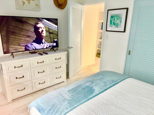 Building Photo - 420 Celestial Way