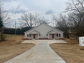 Building Photo - 20 Sanford Ave
