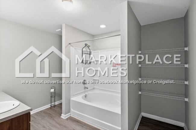 Building Photo - 29681 Westfield Dr