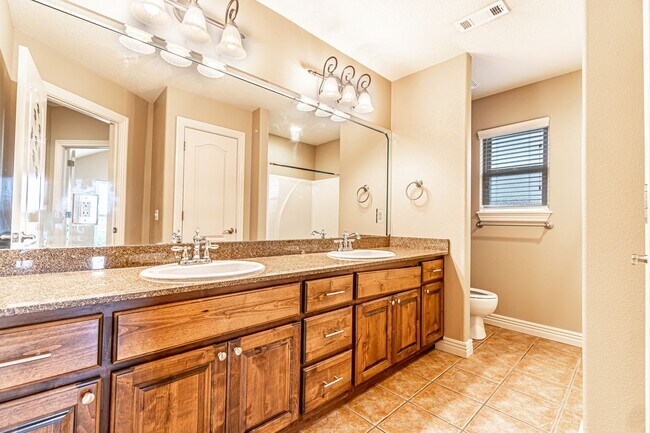 Building Photo - Cozy Centerton Home for Lease!