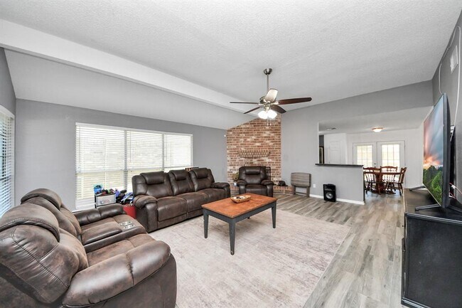 Building Photo - 11031 Kirkmead Dr