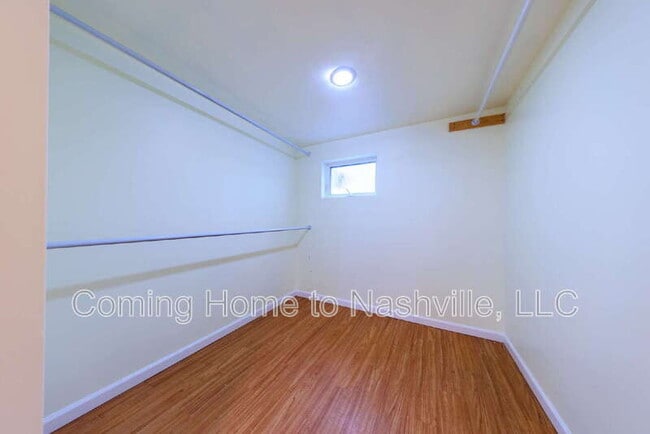 Building Photo - 605 S 11th St