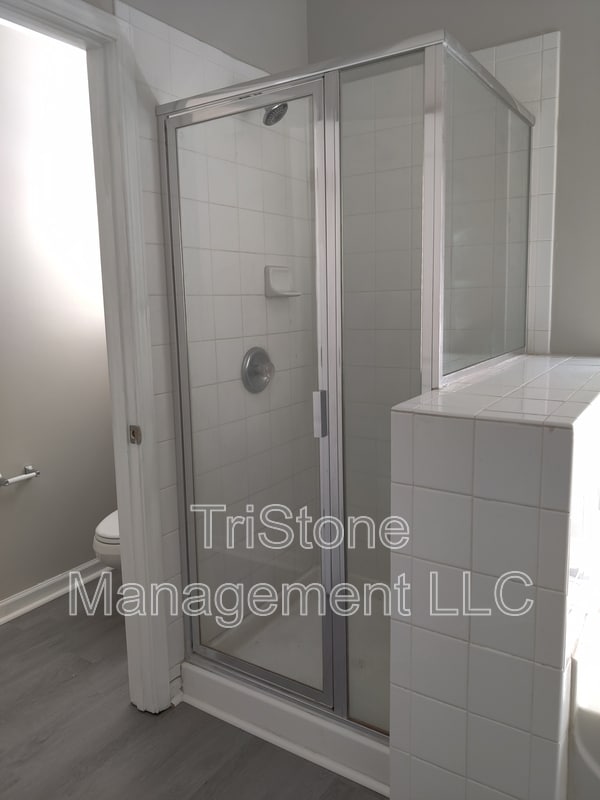 Building Photo - 2536 Carmathen Rd