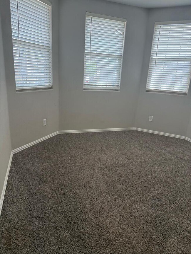 Building Photo - 6911 Brisco Rd