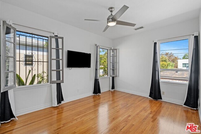 Building Photo - 460 N Harper Ave