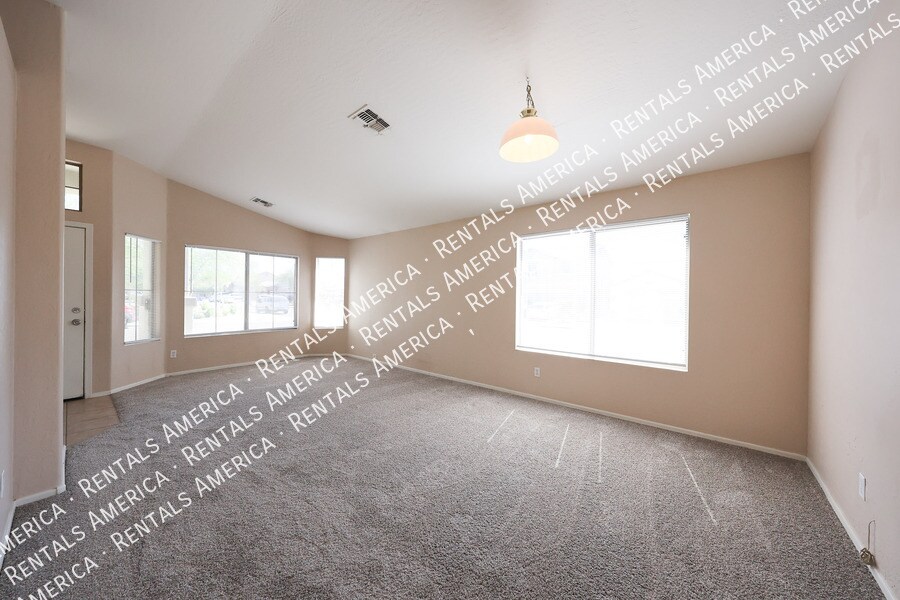 Building Photo - 1504 E La Salle St