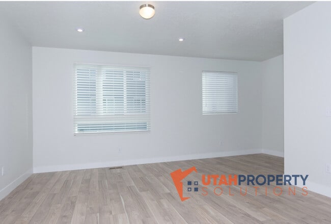 Building Photo - 408 S 980 W