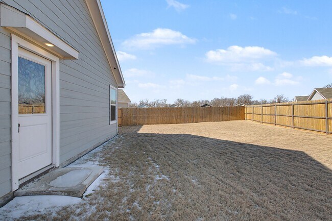 Building Photo - 6732 Bramblewood Dr