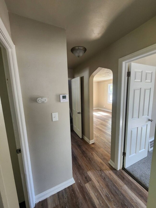 Building Photo - Charming 3-Bedroom Property in Prime Location