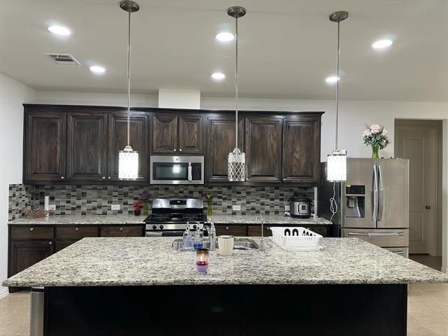 Building Photo - 3003 Charles Dr