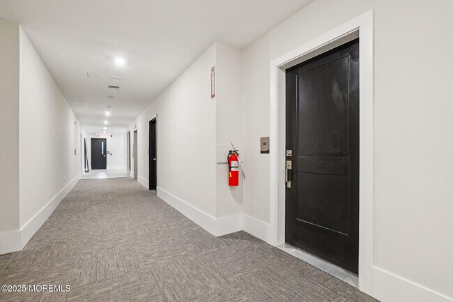 Building Photo - 218 3rd Ave