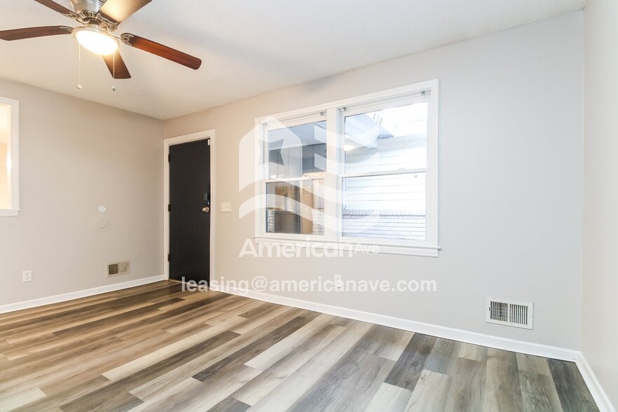 Building Photo - 410 Ravenscroft Rd