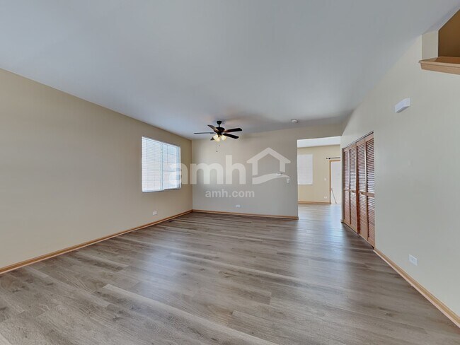 Building Photo - 39861 Waterloo Dr