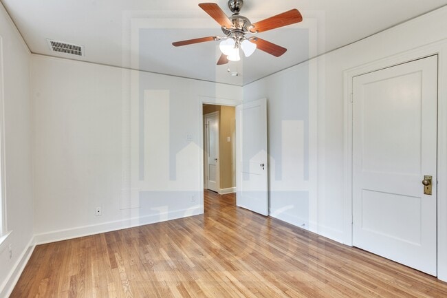 Building Photo - 1321 Bonham Terrace
