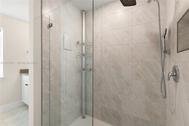 Building Photo - 2917 Olivia Ave