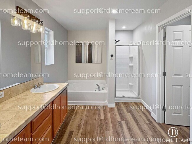 Building Photo - "Spacious 3-Bed Oasis in Kent with Elegant...