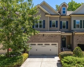 Building Photo - Convenient Carrboro Living in a Spacious 4 Bedroom Home