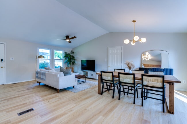 Dining Room - 5471 Braddock Ridge Dr