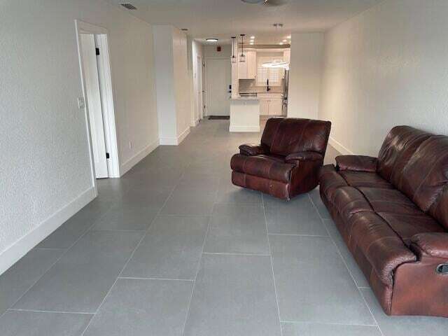 Building Photo - 3605 NE 32nd Ave