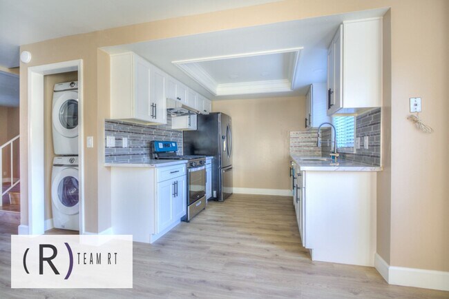 Building Photo - Gated Community and Lovely Condominum in Almansor Park Estates