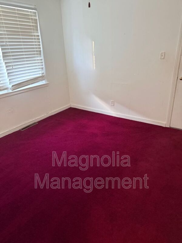 Building Photo - 2036 Raleigh Rd