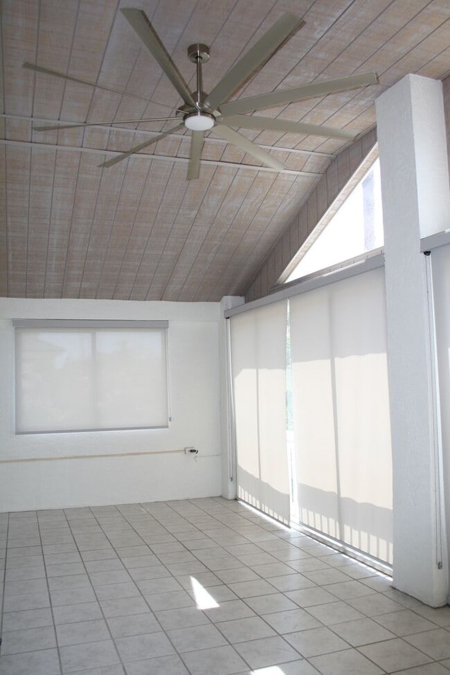 Building Photo - $500 OFF FIRST MONTHS RENT!