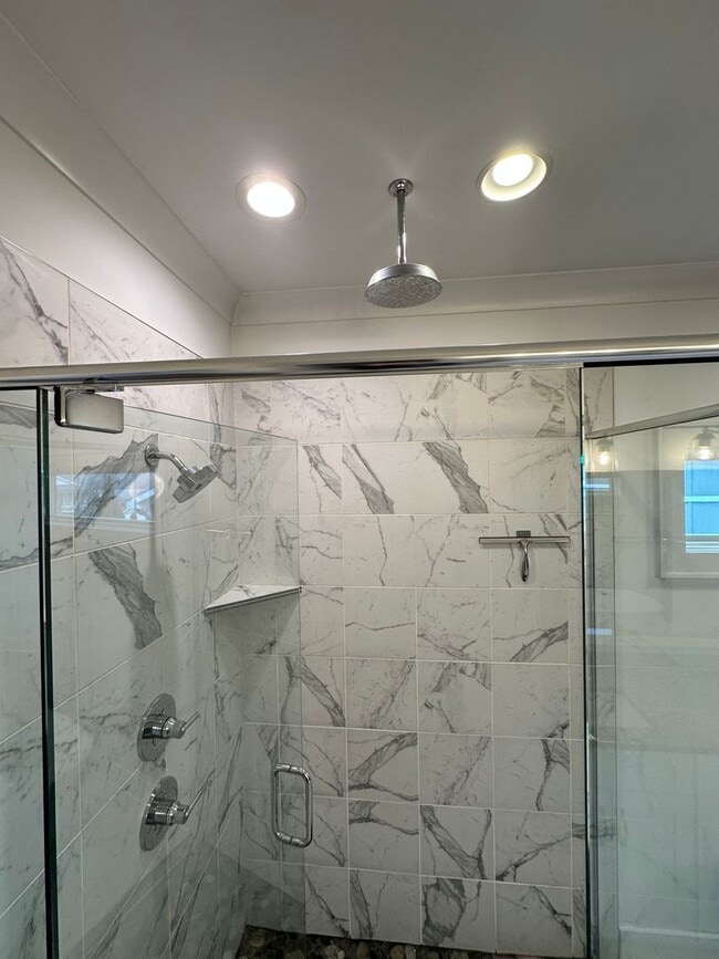 Building Photo - 3 Bedroom / 2 Bath  Johnson City TN