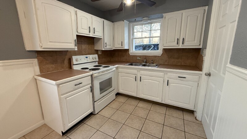 Building Photo - 2680 Latonia Blvd