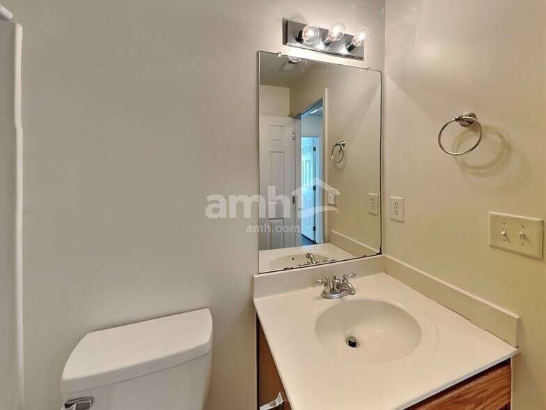 Building Photo - 10538 Samuels Way Dr