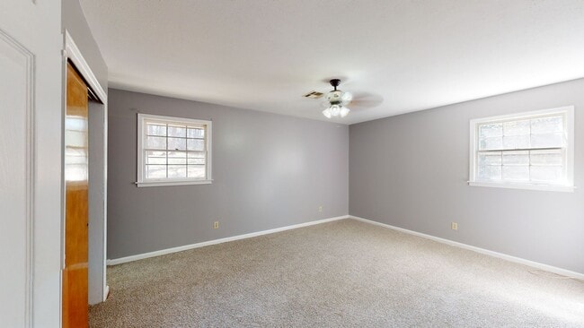Building Photo - Roomy 3/2, quiet neighborhood/Lawncare inc...