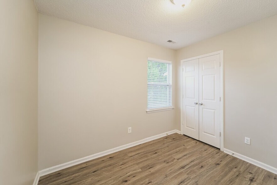 Building Photo - 5906 Prestwick Ln