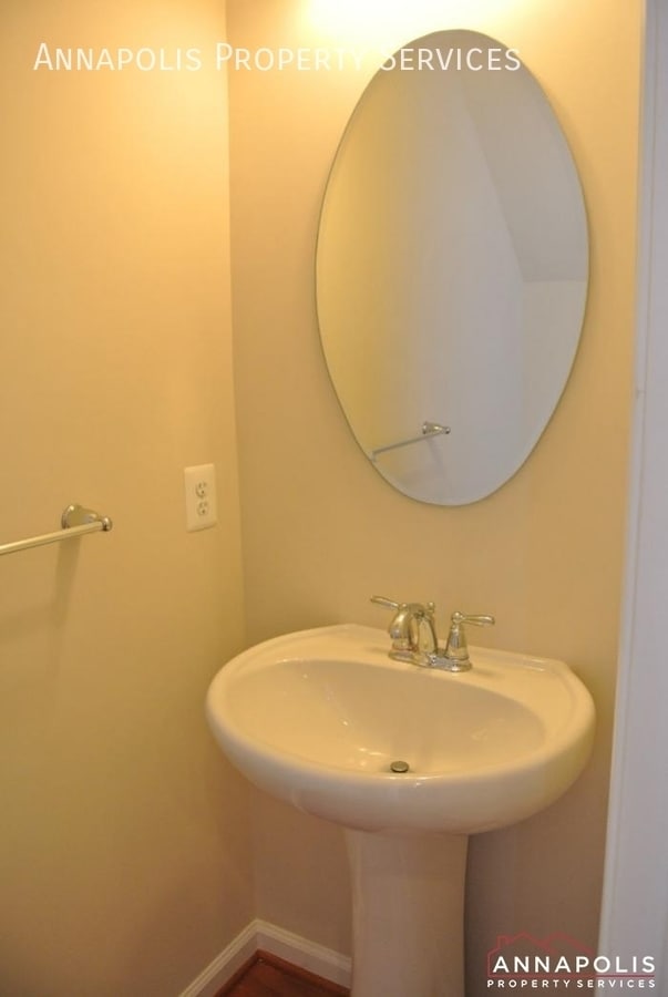 Building Photo - 1318 Cheswick Ln